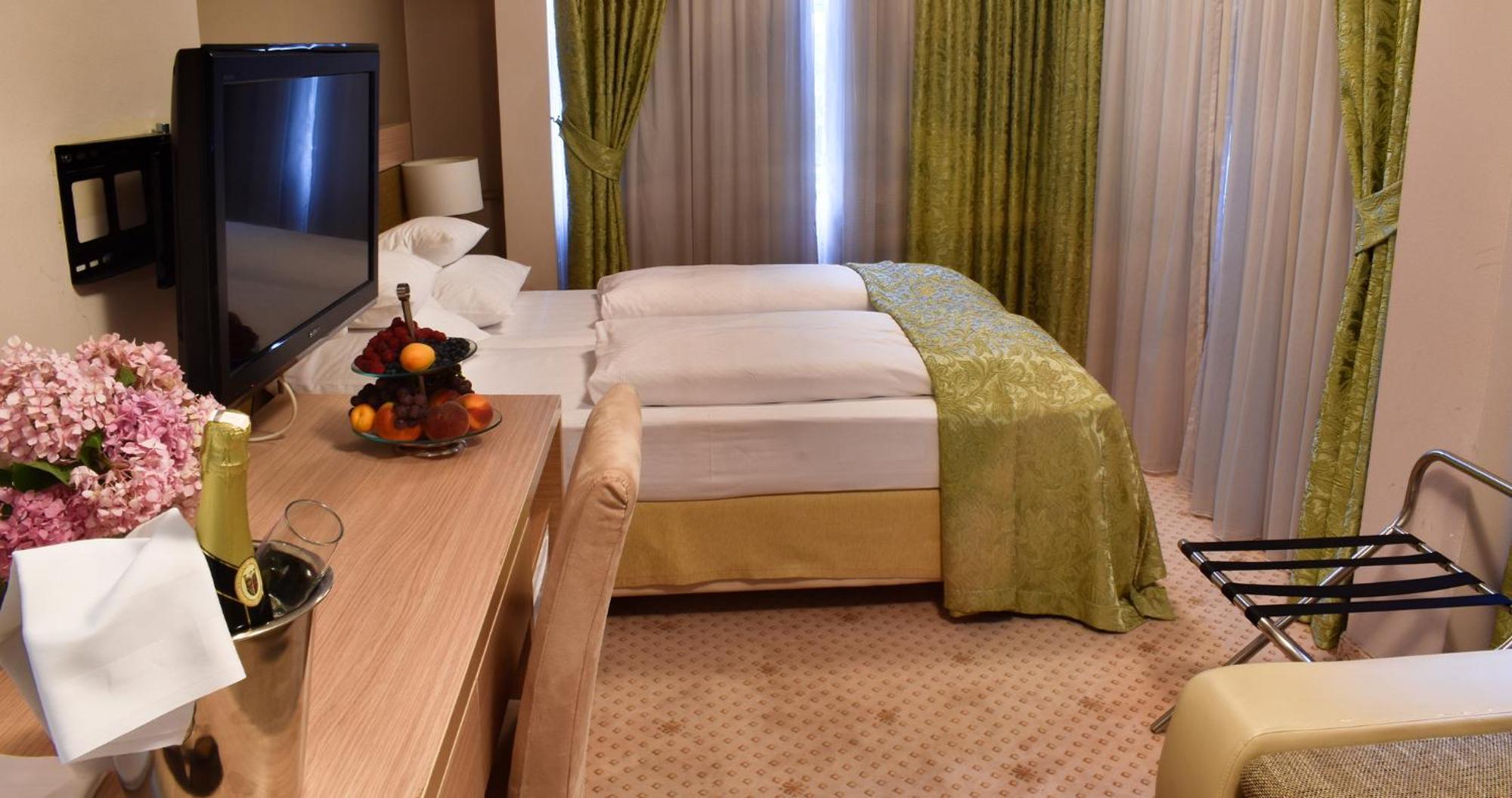 Hotel Park Siroki Brijeg Room photo